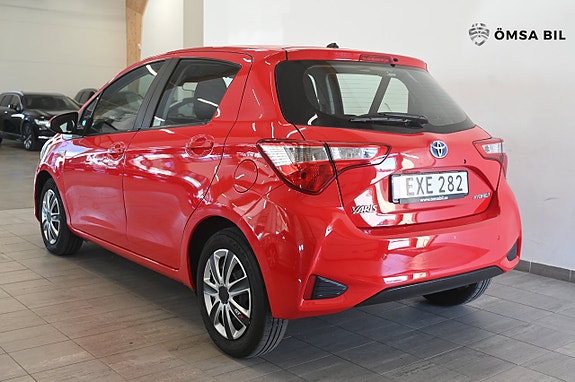 Toyota Yaris 5 of 14