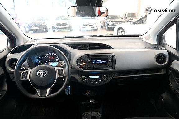 Toyota Yaris 11 of 14