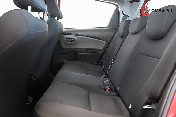 Toyota Yaris 8 of 14