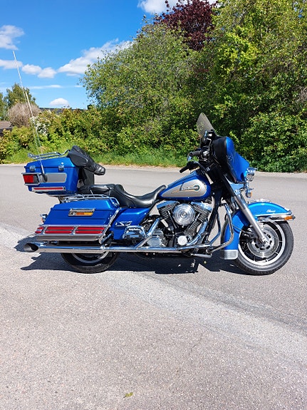 Harley-Davidson Electra 2 of 4
