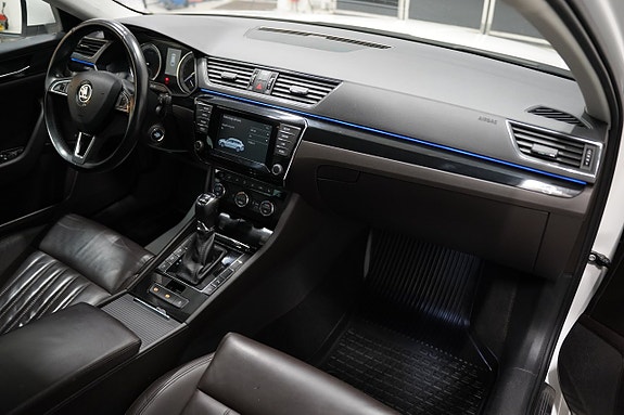 Skoda Superb 10 of 26
