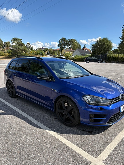 Volkswagen Golf VII 2 of 6