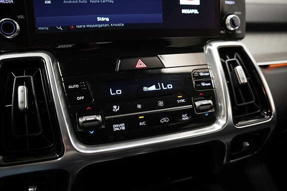 Kia Sorento 16 of 26