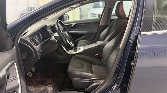 Volvo S60 8 of 14