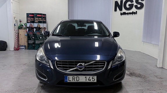 Volvo S60 2 of 14