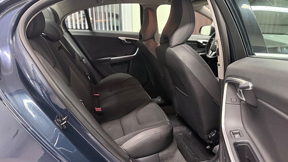 Volvo S60 13 of 14
