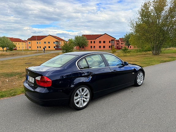 BMW 325d 3 of 10