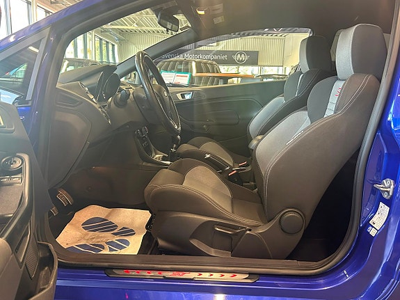 Ford Fiesta 10 of 21