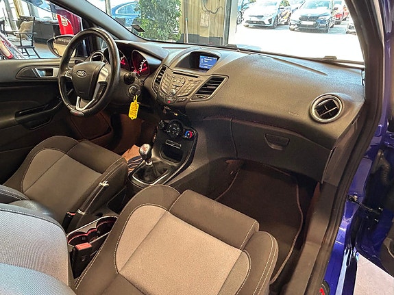 Ford Fiesta 14 of 21