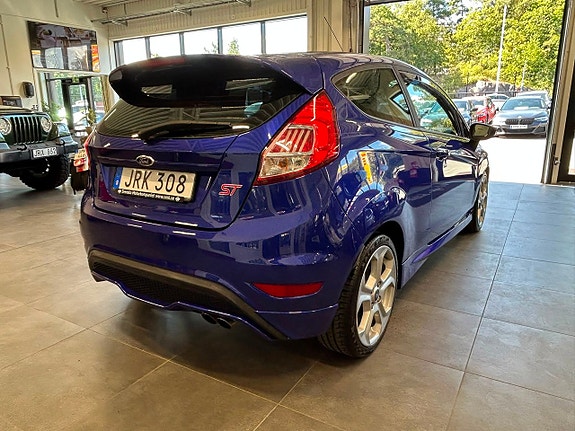 Ford Fiesta 8 of 21