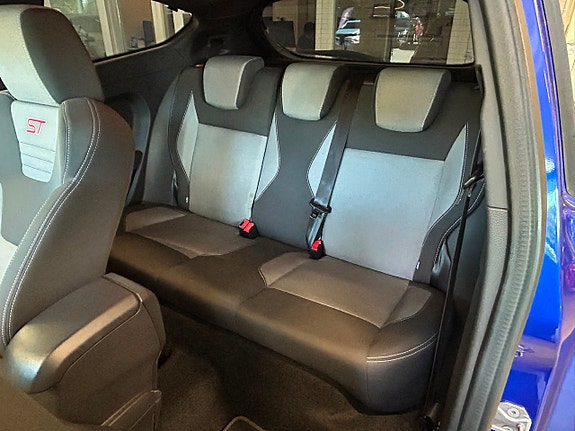 Ford Fiesta 12 of 21