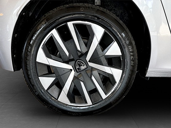 Peugeot 208 14 of 16