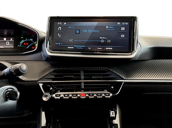 Peugeot 208 10 of 16