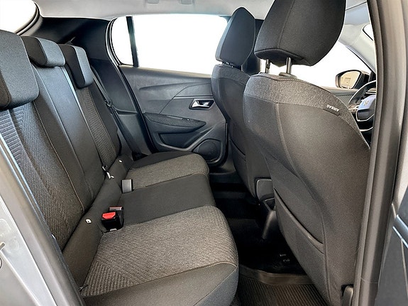 Peugeot 208 13 of 16