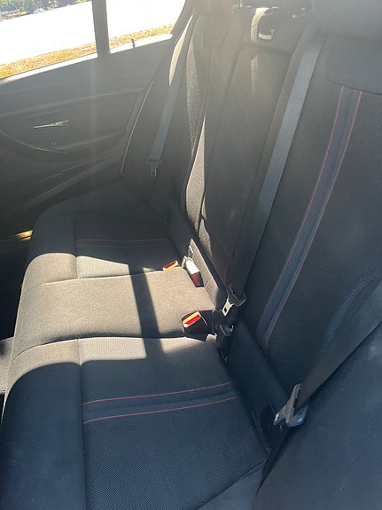 BMW 318d 8 of 9