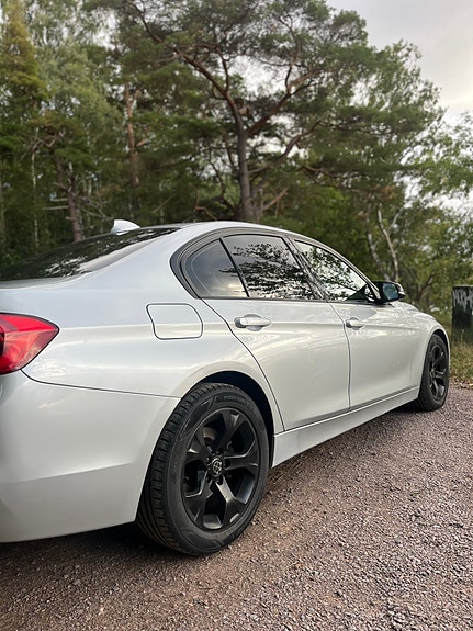 BMW 318d 5 of 9