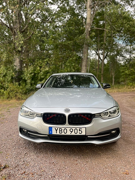 BMW 318d 2 of 9