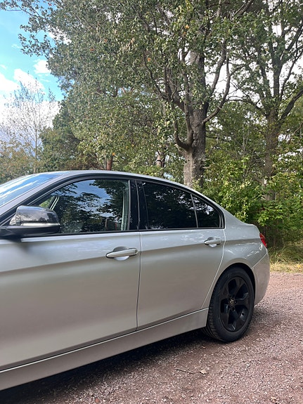 BMW 318d 3 of 9