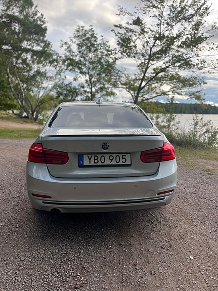BMW 318d 4 of 9