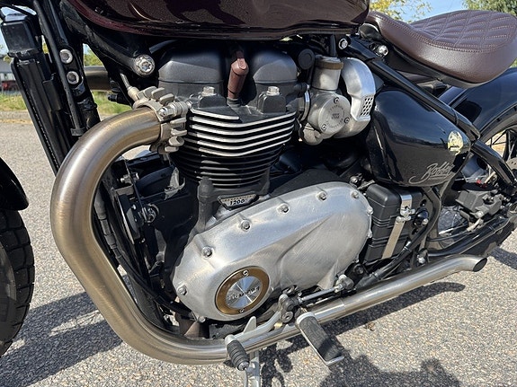 Triumph Bonneville Bobber 11 of 11