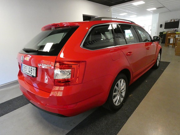 Skoda Octavia 2 of 13