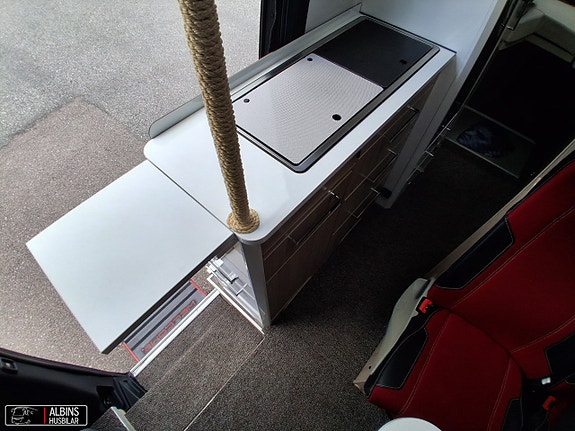 Kabe Travel Master Van 690 LB / Hydrauliska stödben / AC 9 of 21