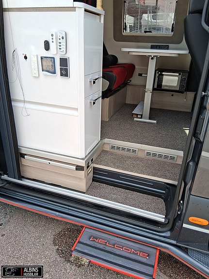 Kabe Travel Master Van 690 LB / Hydrauliska stödben / AC 2 of 21