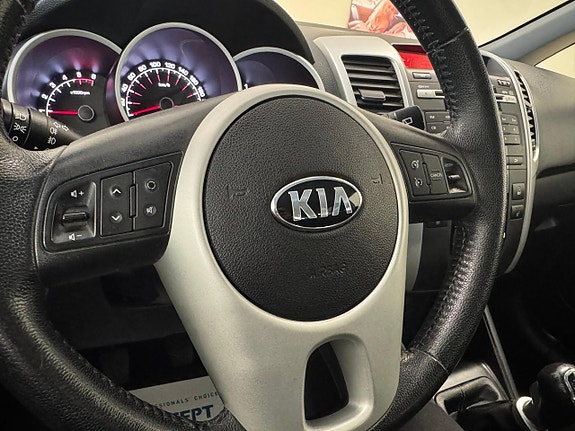 Kia Venga 7 of 8
