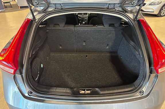 Volvo V40 20 of 23