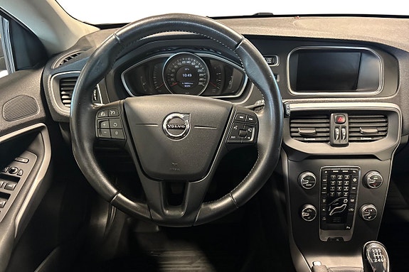 Volvo V40 15 of 23