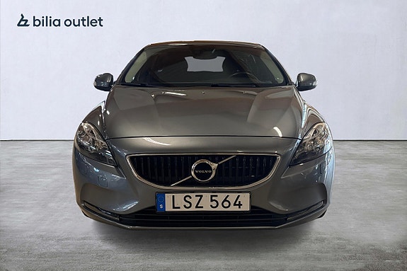 Volvo V40 3 of 23