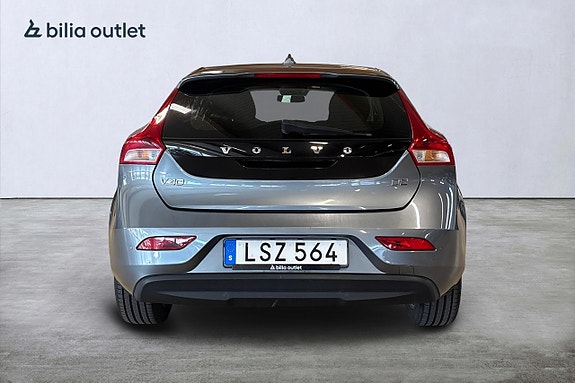 Volvo V40 7 of 23