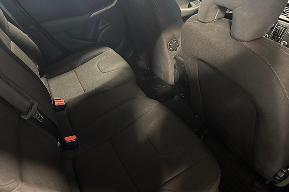 Volvo V40 18 of 23