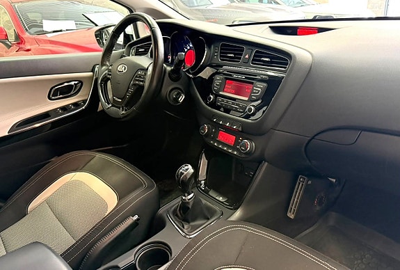 Kia Ceed 8 of 23
