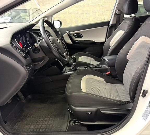 Kia Ceed 10 of 23