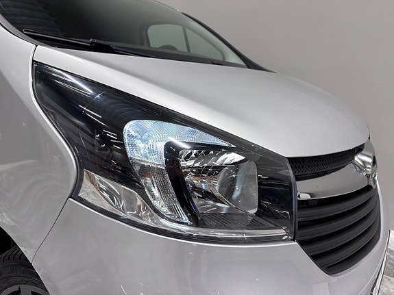 Opel Vivaro 13 of 28