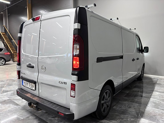 Opel Vivaro 9 of 28