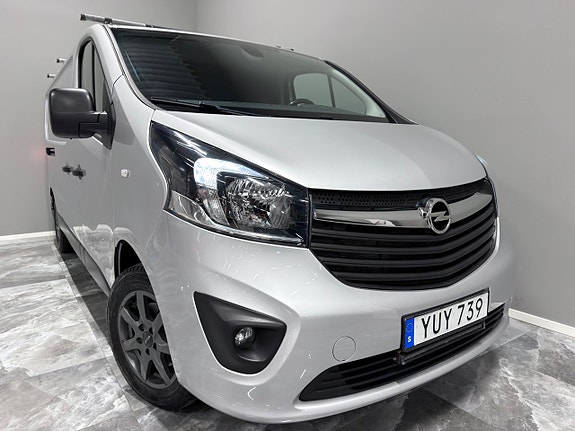 Opel Vivaro 2 of 28