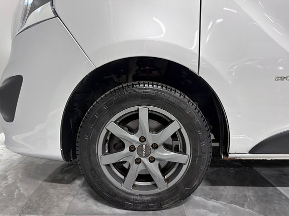 Opel Vivaro 14 of 28