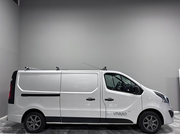 Opel Vivaro 10 of 28