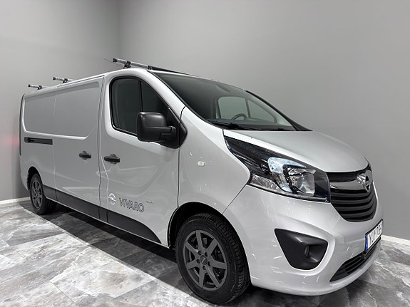 Opel Vivaro 12 of 28