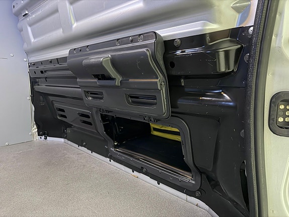 Opel Vivaro 28 of 28