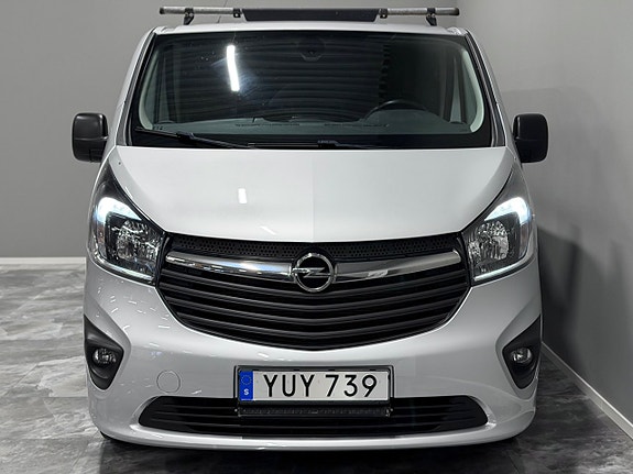 Opel Vivaro 3 of 28