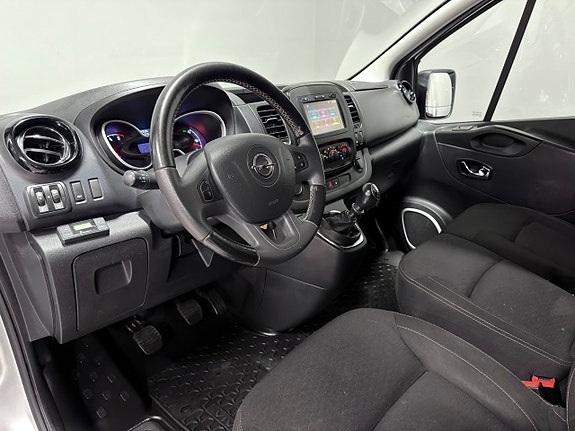 Opel Vivaro 17 of 28