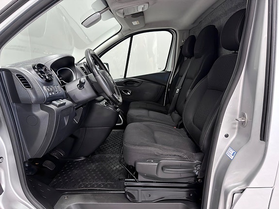 Opel Vivaro 16 of 28