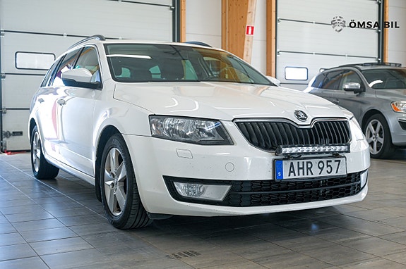Skoda Octavia 2 of 16