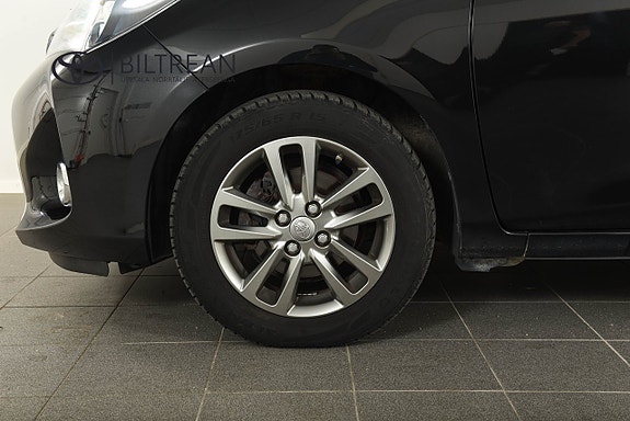 Toyota Yaris 13 of 13