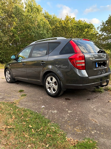 Kia Ceed 3 of 10