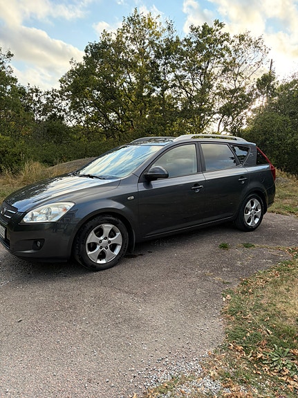 Kia Ceed 2 of 10