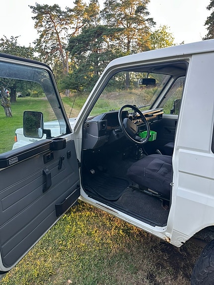 Toyota Land Cruiser 3 of 5